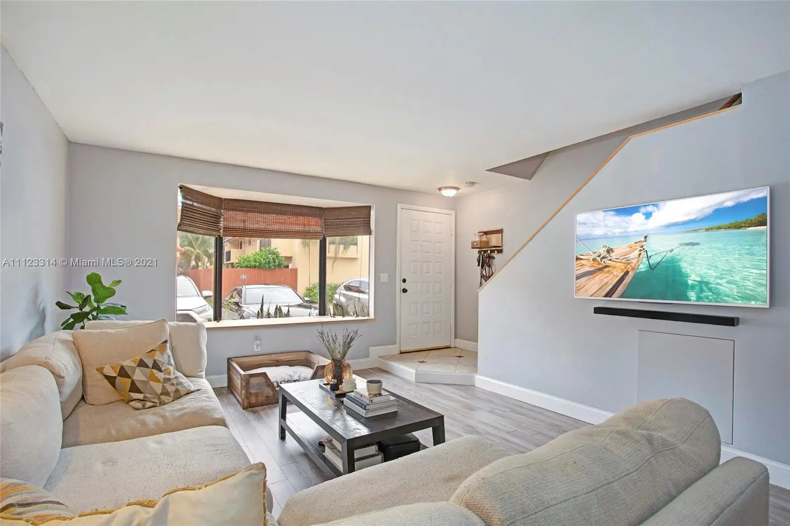 2-bedroom townhouse sold at 10146 SW 77th Ct, Miami