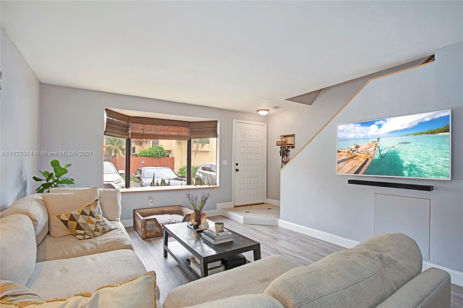 2-bedroom townhouse sold at 10146 SW 77th Ct, Miami